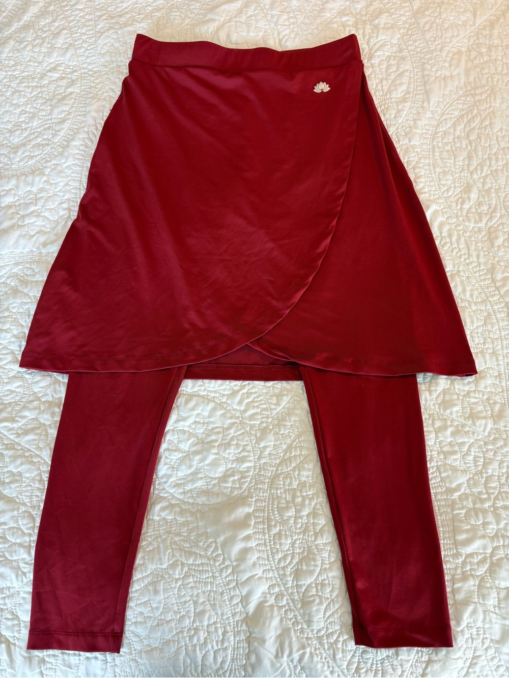 Snoga Athletics Ankle Fit Size Medium Red Skirted Leggings